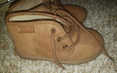 Toddler boy size 8 and 10 winter boots