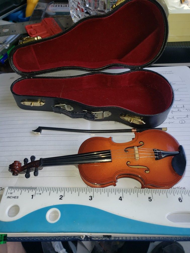 Small Model Violin In Case