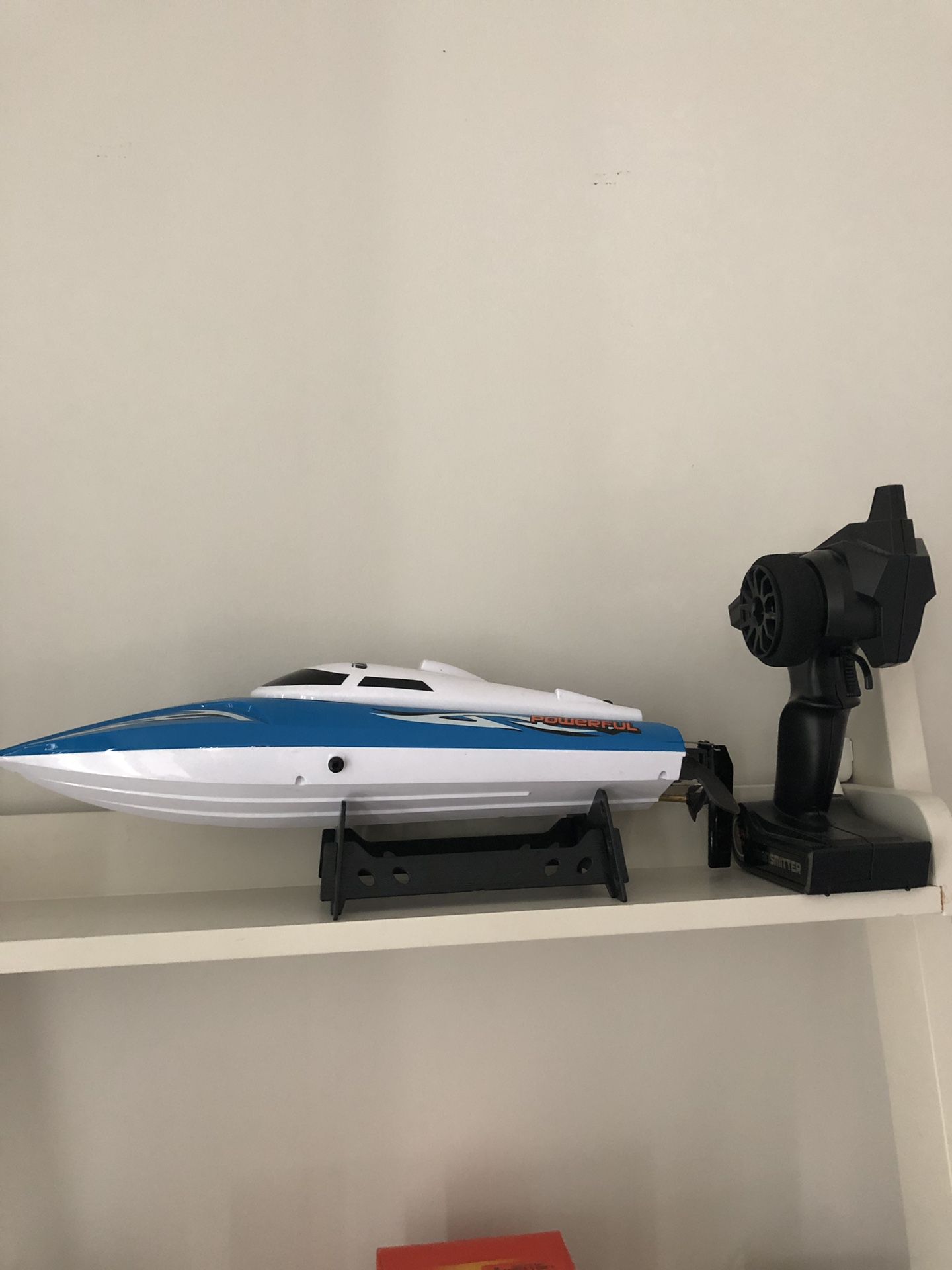 Venom R/C speed boat