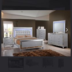 New Classic Valentino King Bedroom set