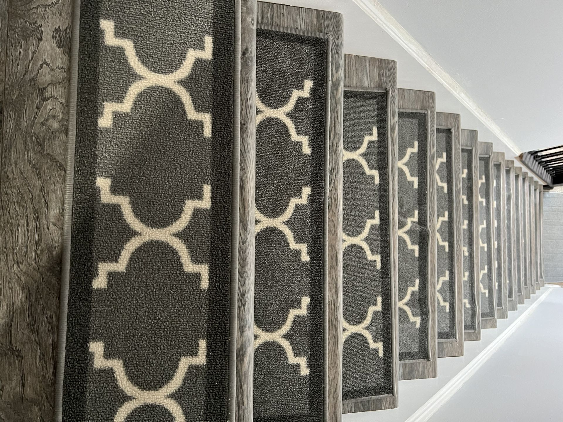 Stair Treads 9x31 In Gray/White Non Slip Stair Rugs Set Of 14