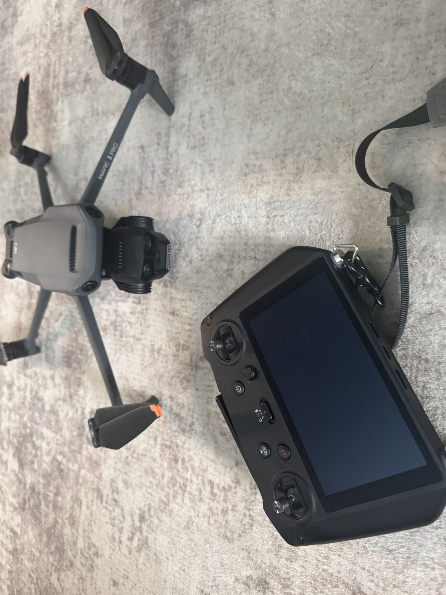 Dji Mavic 3 Pro and Pro controler 