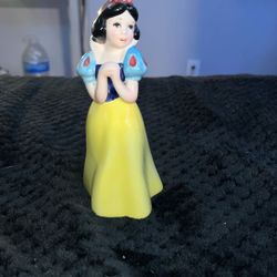 Snow White glass figurine