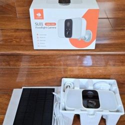 Wireless Floodlight 1080P Security Camera with Solar Panel and 16GB TF Card