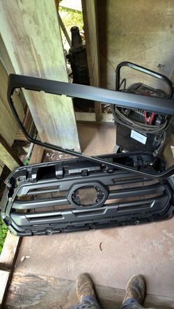 2018-2019 Toyota Tacoma grille