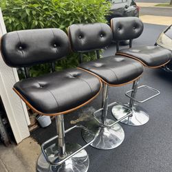 3 Bar Stools