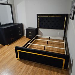 Brand New 4 Pcs Bedroom Set Queen Black & Gold $699