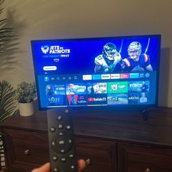 32 inch Insignia Roku TV