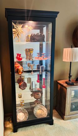 Howard Miller Martindale III Curio Cabinet