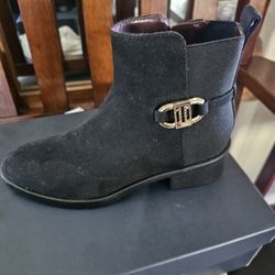 New Black Boots 