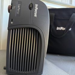 InFocus litePro 720 projector with the bag