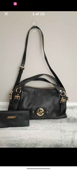 Michael Kors Authentic Soft Genuine blk leather lg purse w/ wallet Used like New