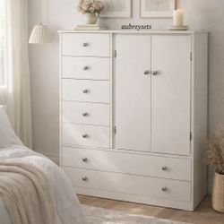 White Closet With 7 Drawers 