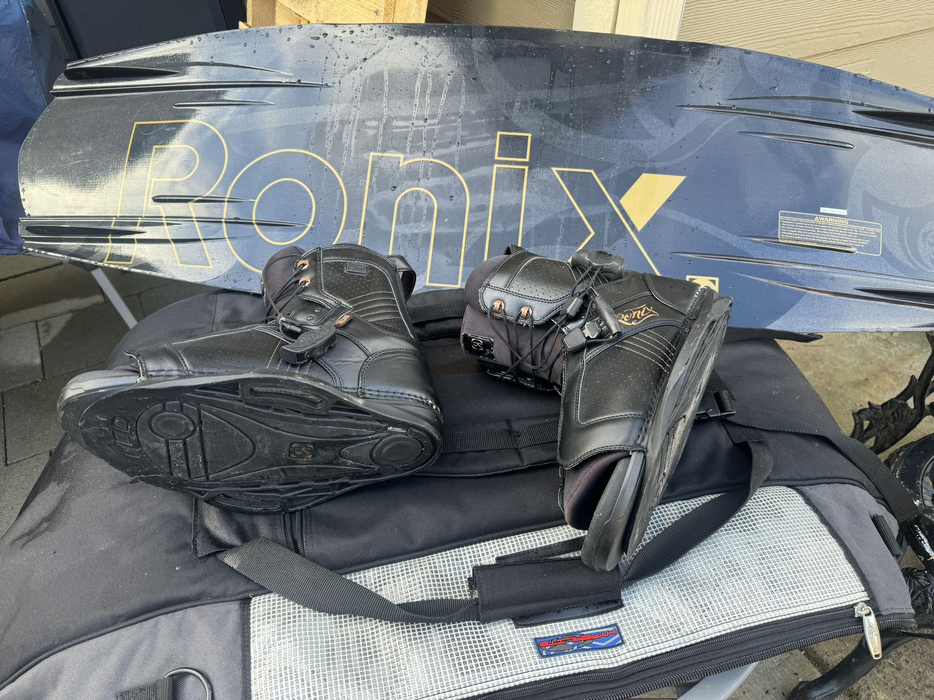 Ronix One Blackout Wakeboard W/ Ronix Open Toe Super Light Weight Bindings Boots & Hyperlite Bag 