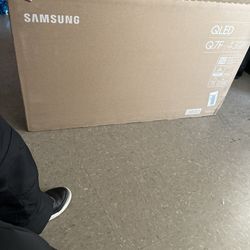 Samsung 43” TV 