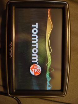 Tom Tom XXL IQ Routes Edition GPS Navigation System Portable Bundle TESTED WORKS