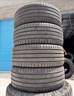 235/45/18 Michelin Selling a set of 4 tires in excellent condition 🫡
