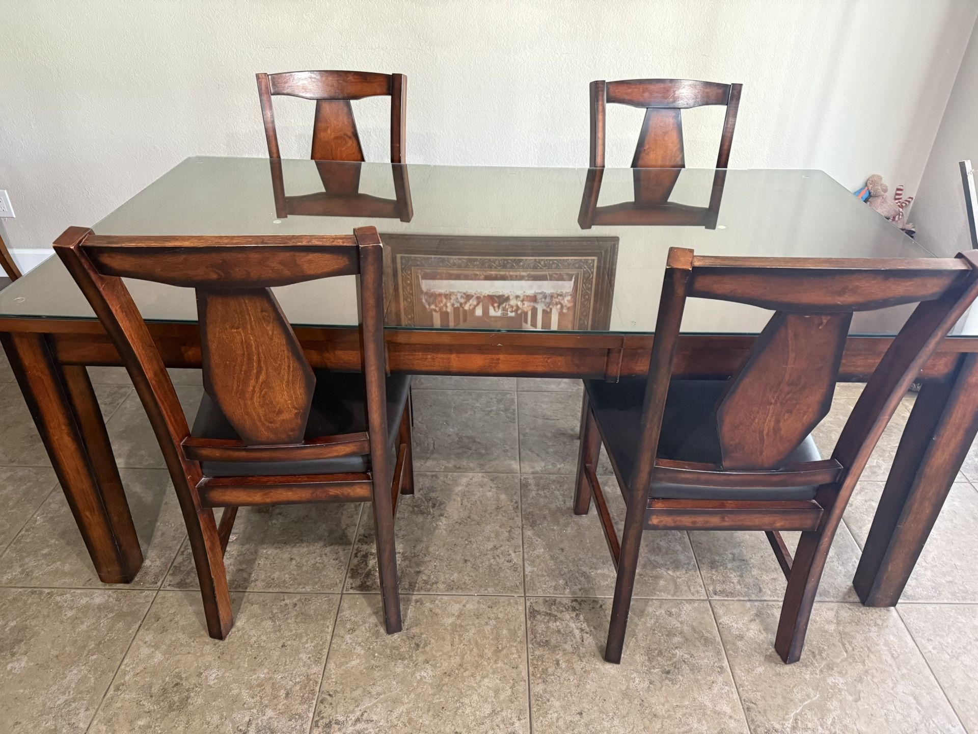 Dining Table & Chairs