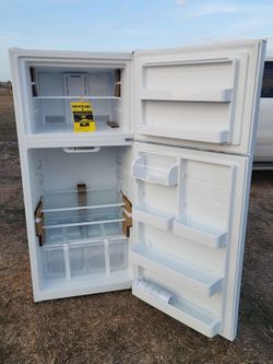 Brand New Vissani 30 in. 18.1 cu. ft. Standard Depth Top Freezer Refrigerator in White Garage Ready