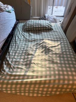 Full size mattress