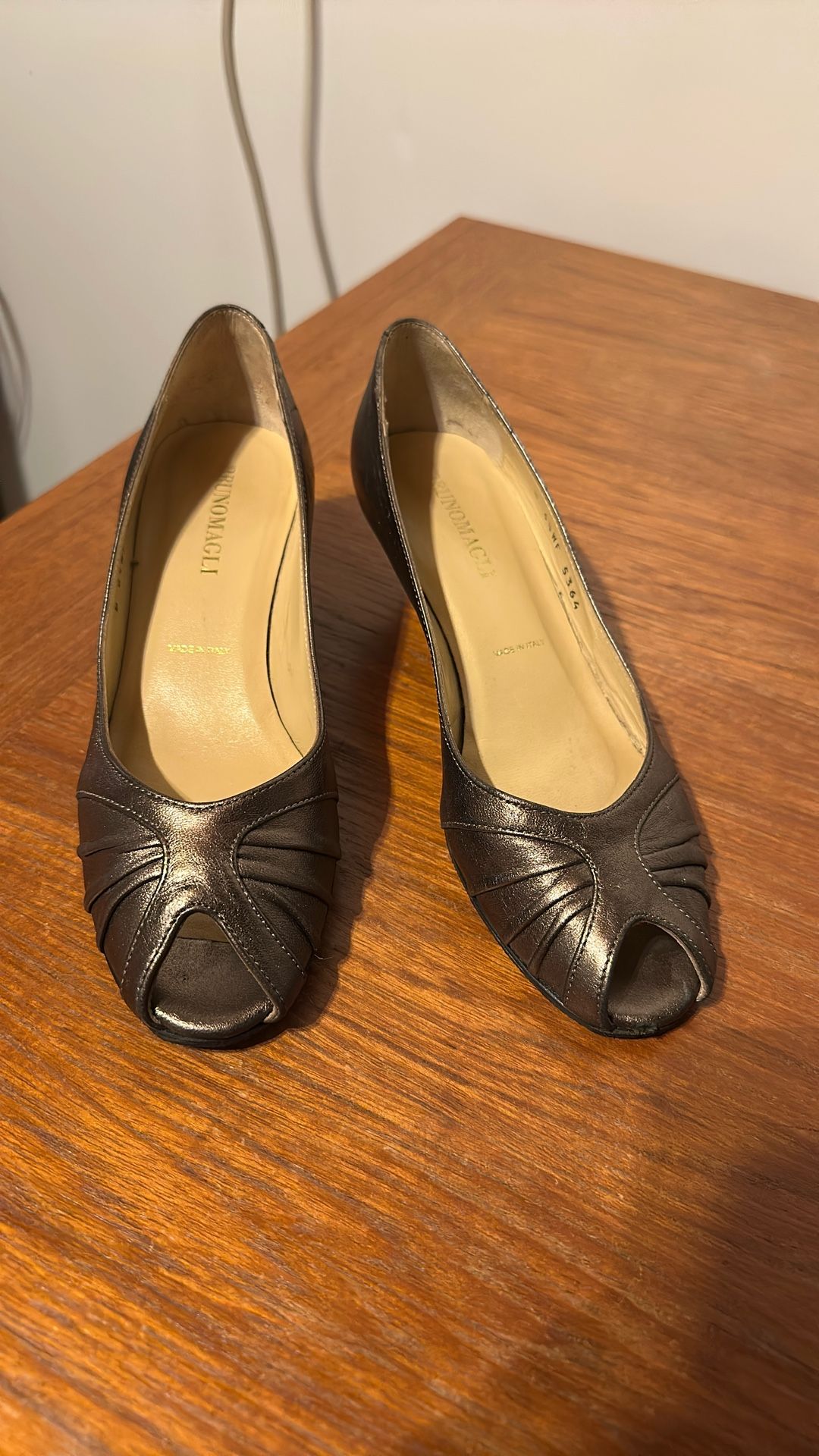 Women’s Shoes Bruno Magli Leather 2” Heel Peep-Toe Bronze Sz 6.5 Made In Italy