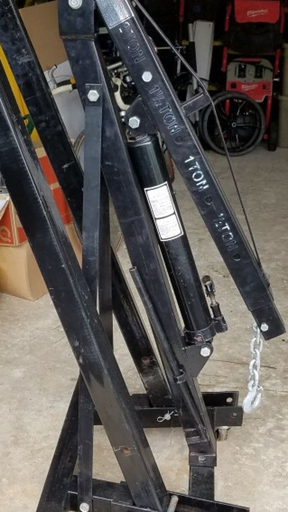 2 TON Folding Engine Lift - LIKE New (With Chains And Balancer)