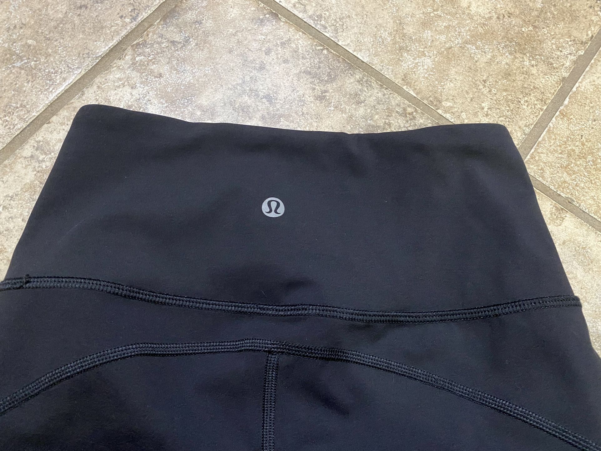 Lululemon Athletic Black Crop Leggings Pants RN 106259 CA 35801