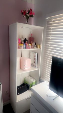 Shelf with drawer on the bottom with lights