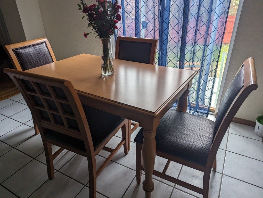American Of Martinsville Dining Table