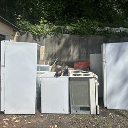 Refrigerator, Stove, Washer, And Dryer