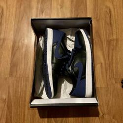 Air Jordan 1 Retro Low OG ‘Mystic Navy’