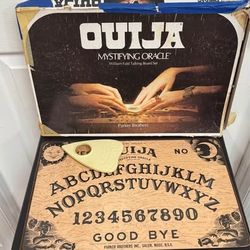Vintage Ouija Board Game box is in bad shape just $10 