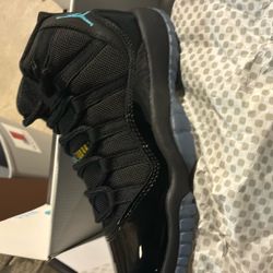 Size 5 Brand New 200 Cash 