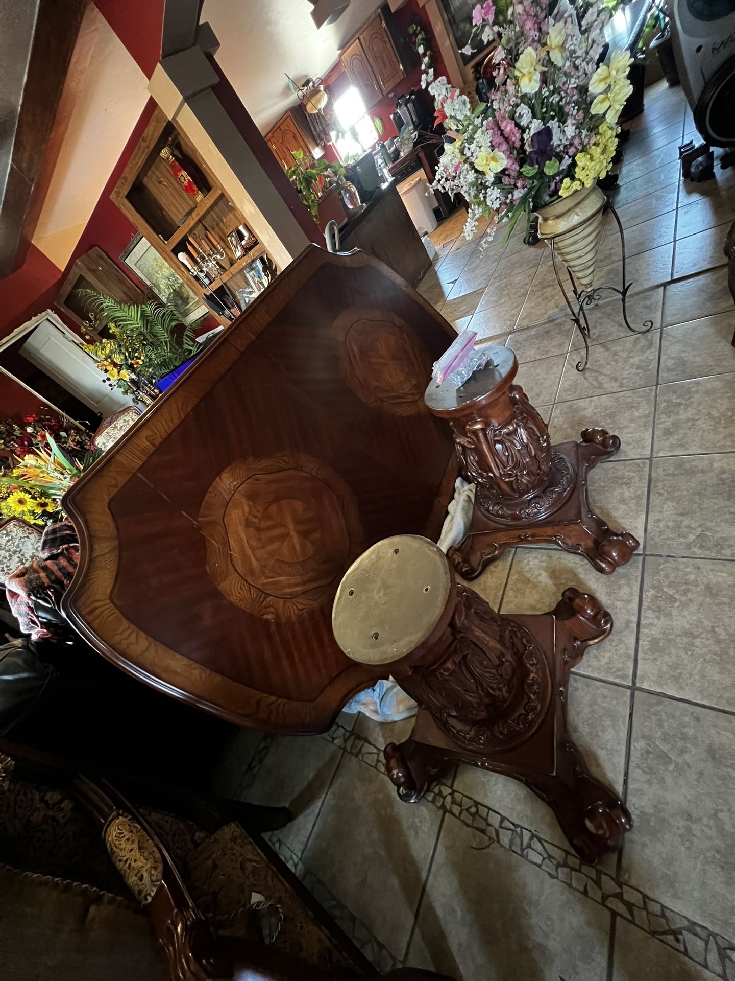 Beautiful Dining Table With 4 Chairs