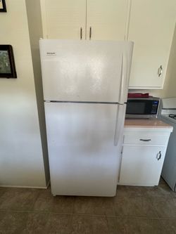 Frigidaire Refrigerator (White)