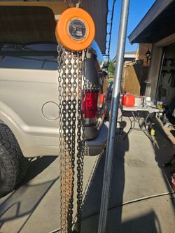 Engine hoist