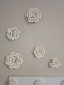 Set of 5 White Ceramic/Porcelain 3D Rose Wall Decor - Excellent Condition