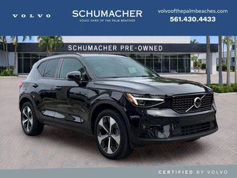 2025 Volvo XC40