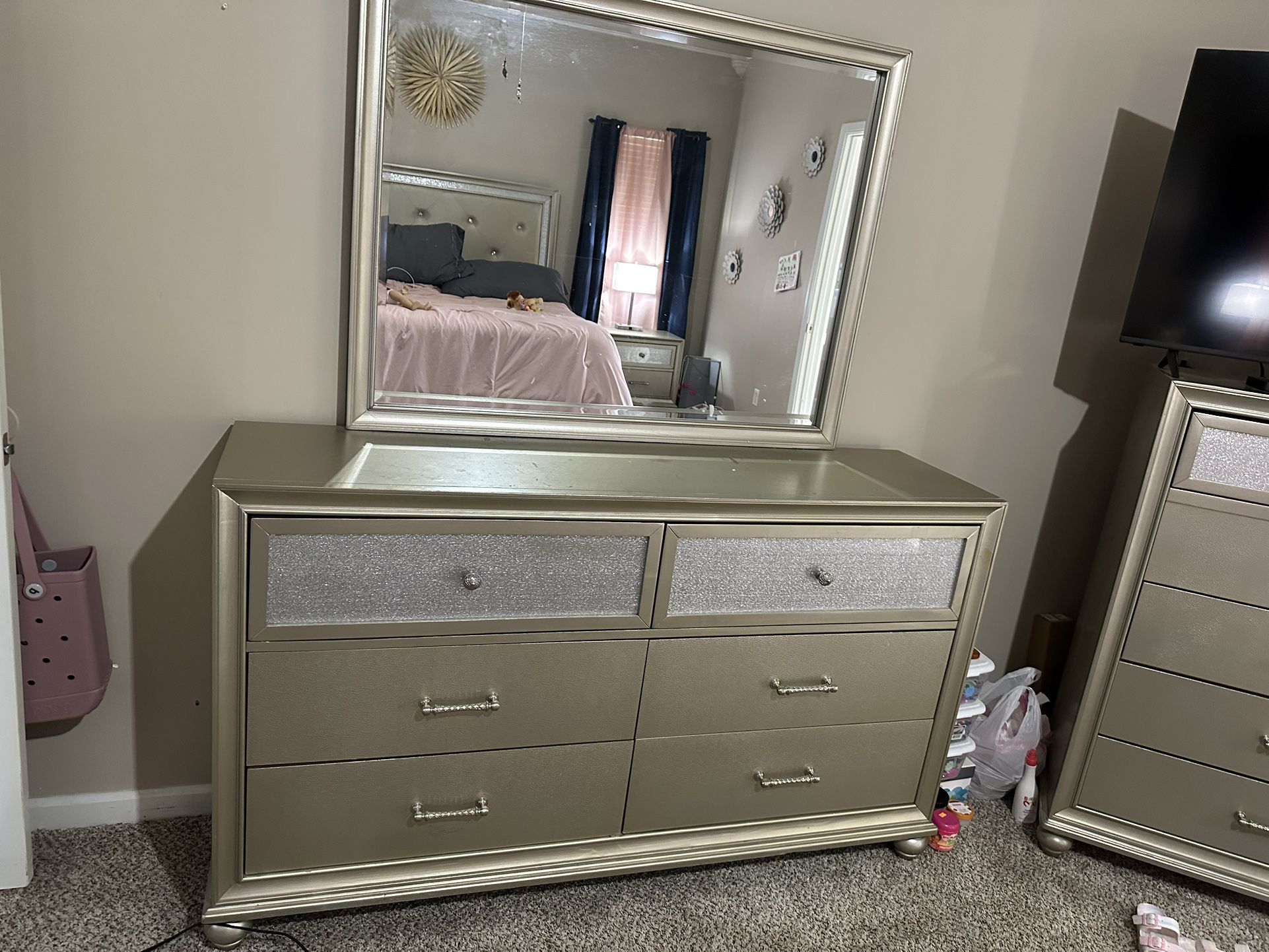 Queen Bedroom Set