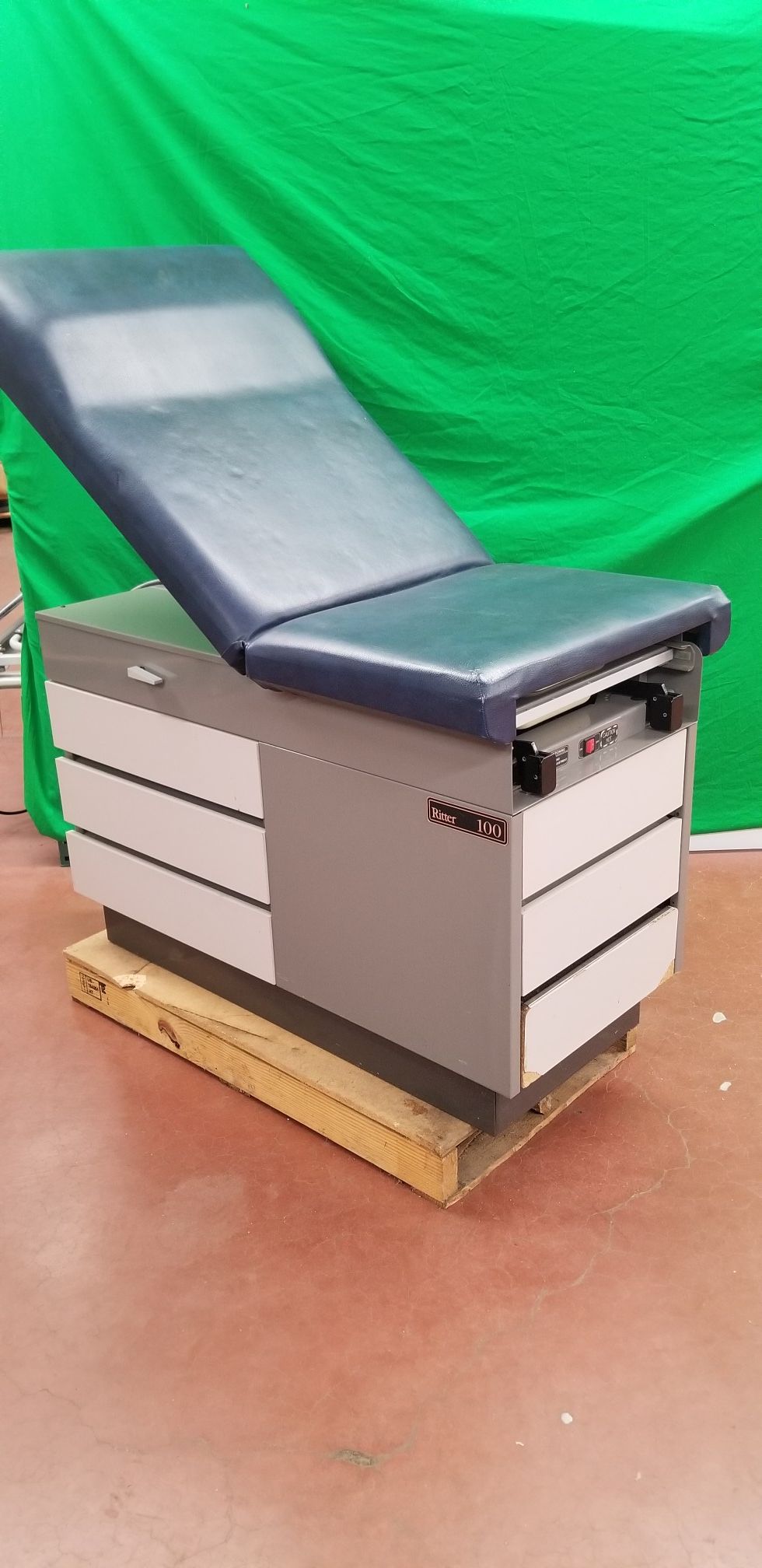 Midmark / Ritter GYN exam table