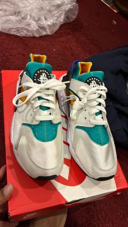 Nike Air Huarache Size 9.5