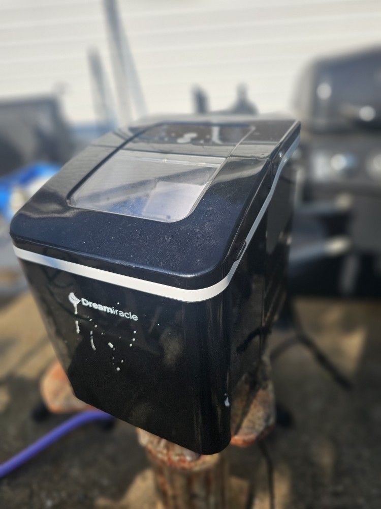 Price Is Firm.. Tabletop Ice Maker