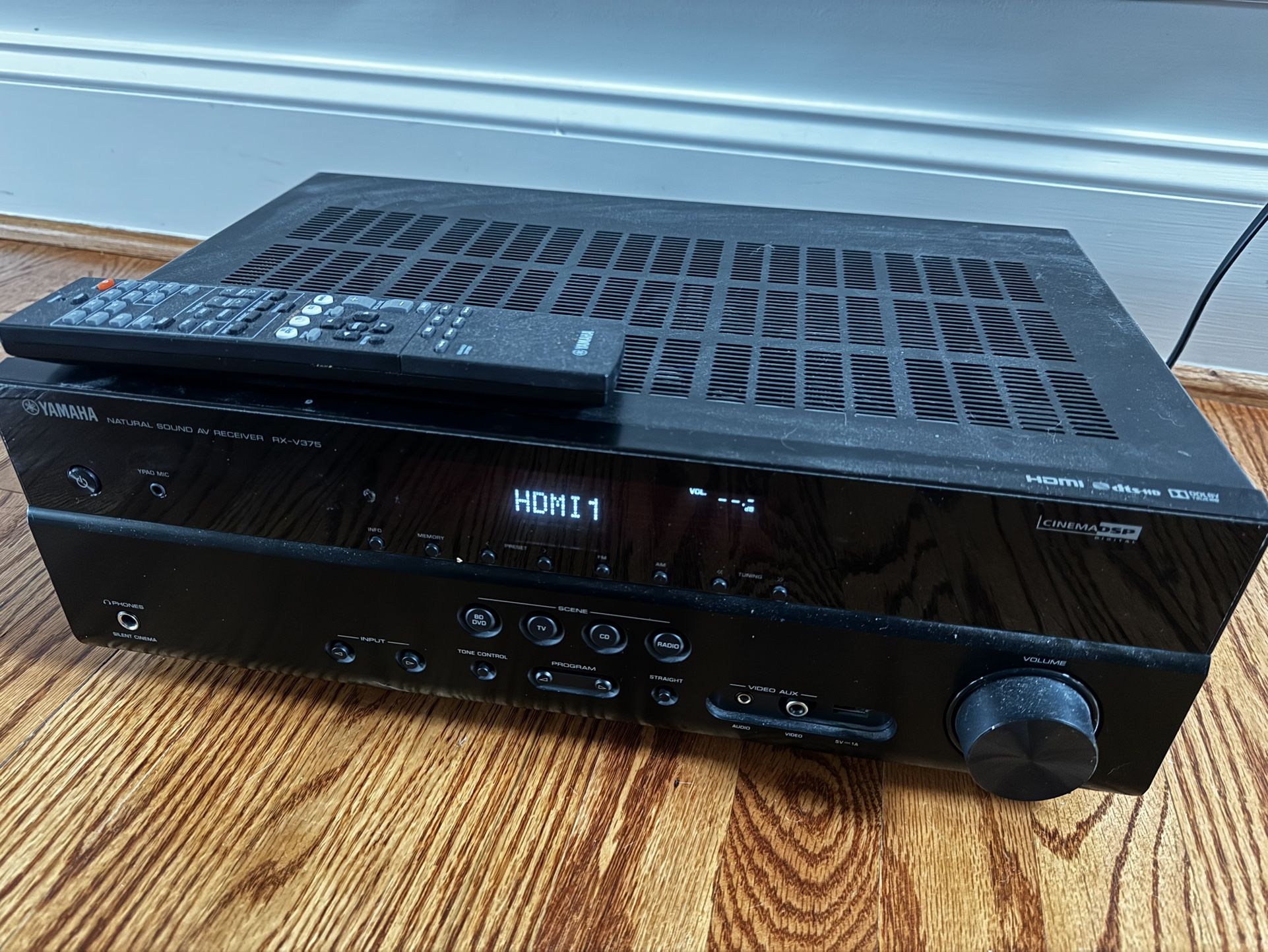 Yamaha RX-V375 Surround Receiver 4x HDMI