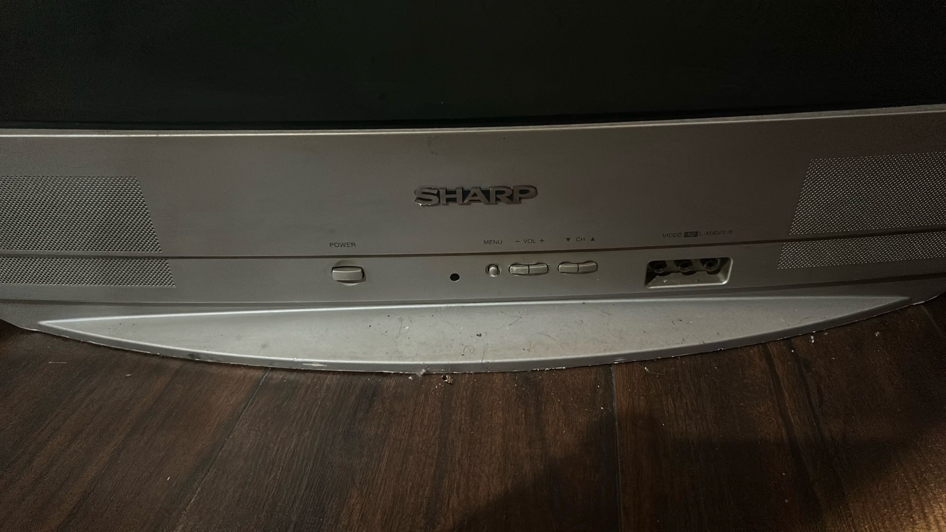Sharp 2006-2007 32 inc TV