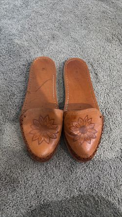 Leather sunflower sandals