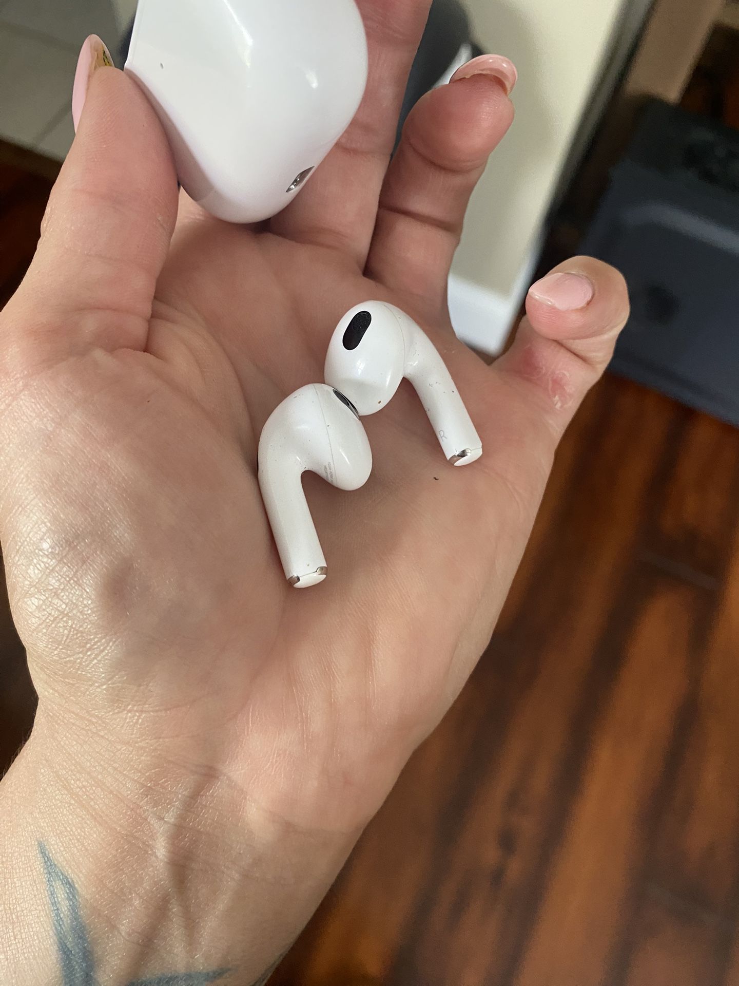 AirPods Gen 3 PODS ONLY.