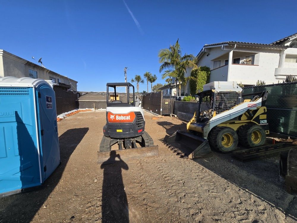Skid Steer Bobcat Cat Tractor Excavator