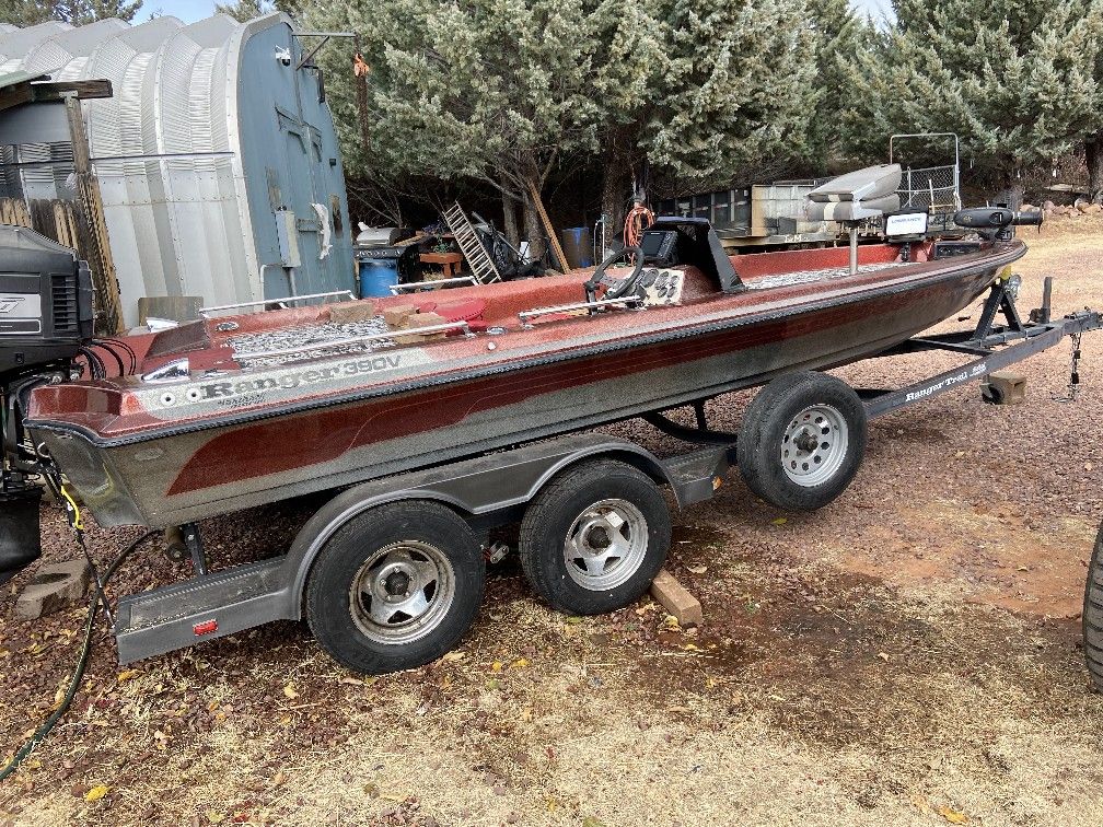 89 390V Ranger Bass Boat