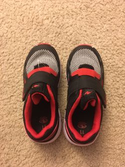 NWOT boys sneakers size 11