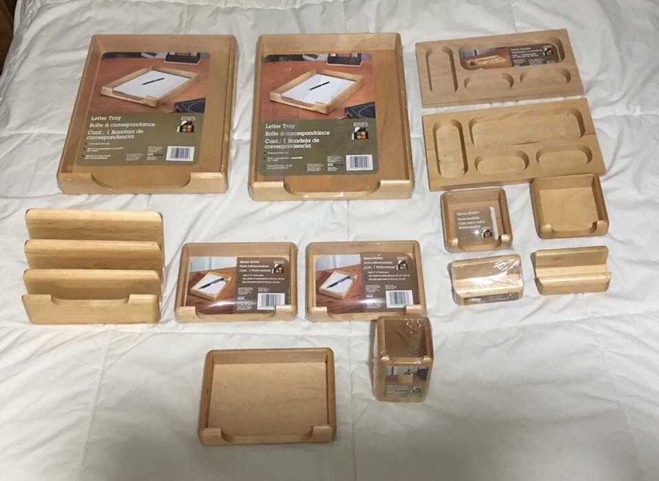 14 piece wooden desk set